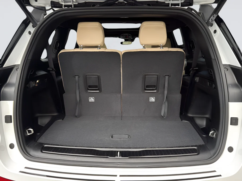 Used 2023 White Jeep Limited image 30