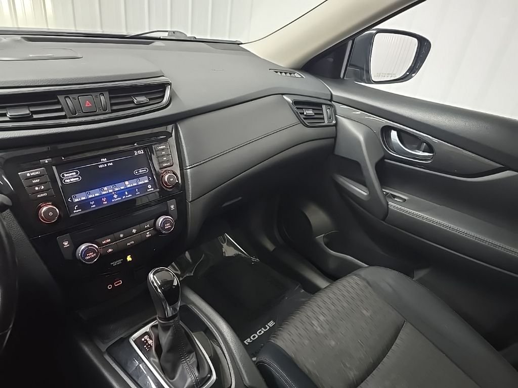 Used 2018 Gray Nissan SV image 28