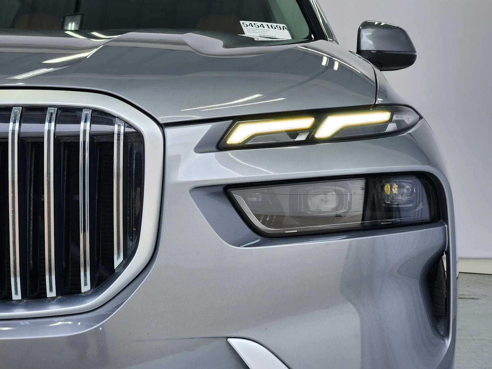 Used 2024 Skyscraper Grey Metallic BMW xDrive40i image 9