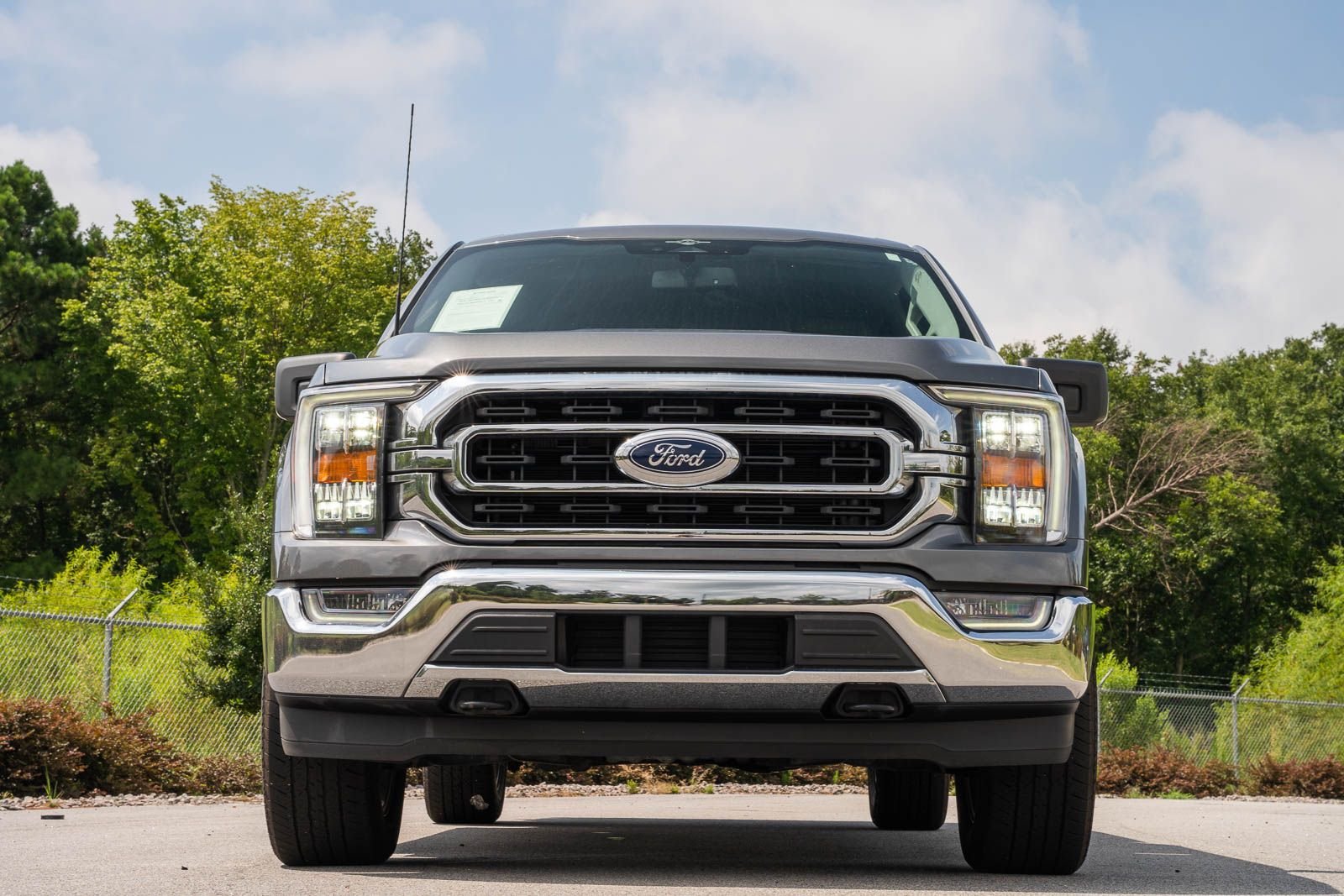 Used 2023 Gray Ford XLT image 2