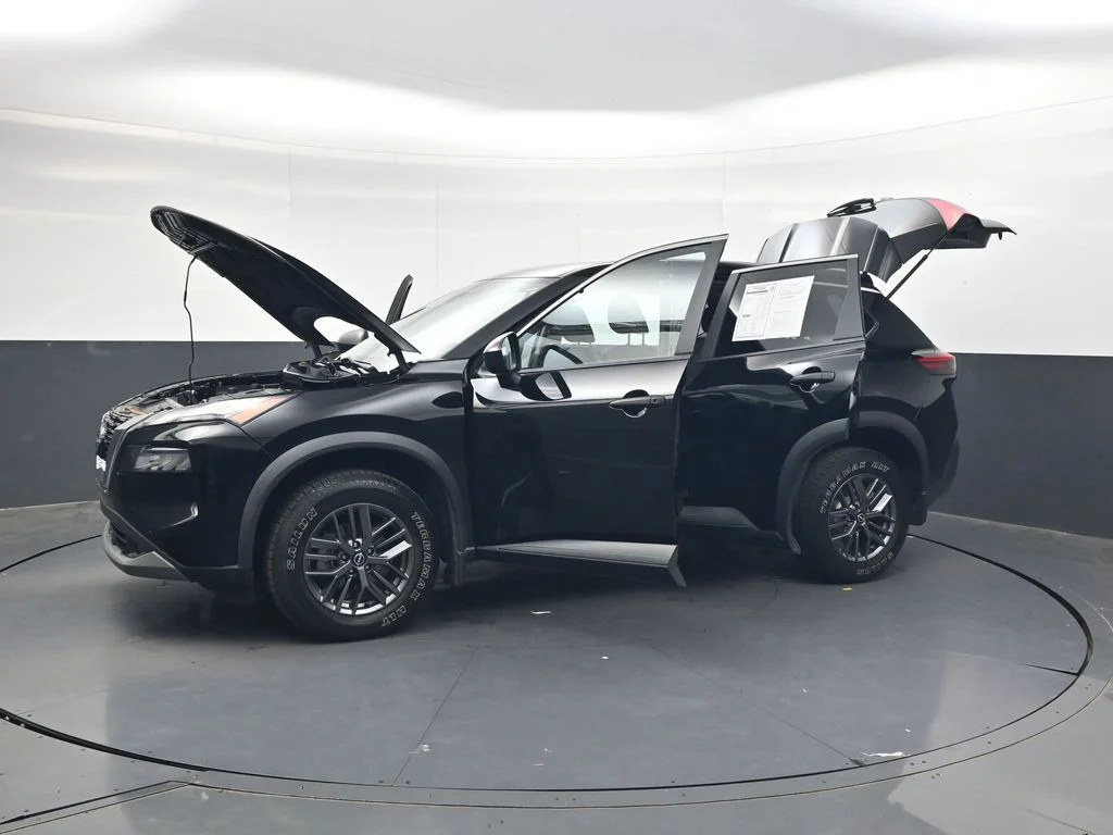 Used 2023 Black Nissan S image 41