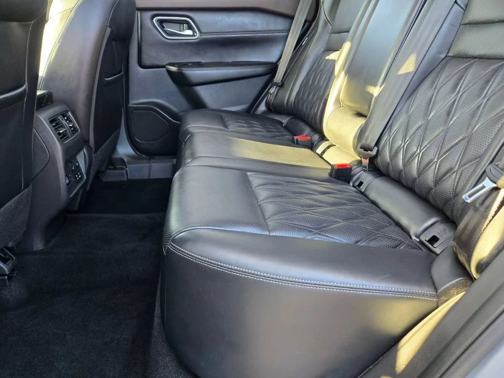 Used 2021 Boulder Gray Pear Nissan Platinum image 11