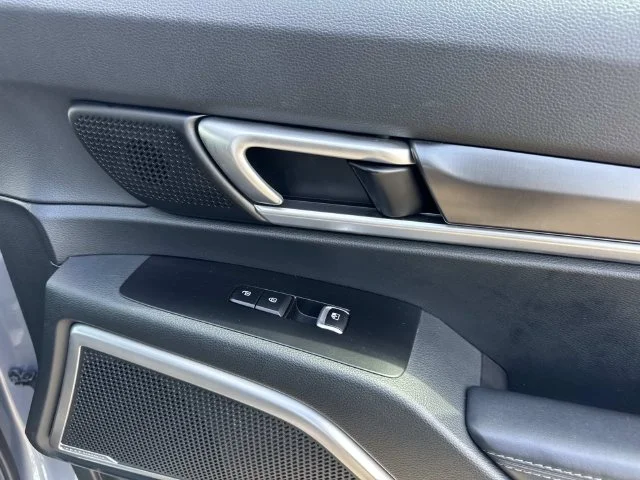 Used 2025 Silver Kia S image 39
