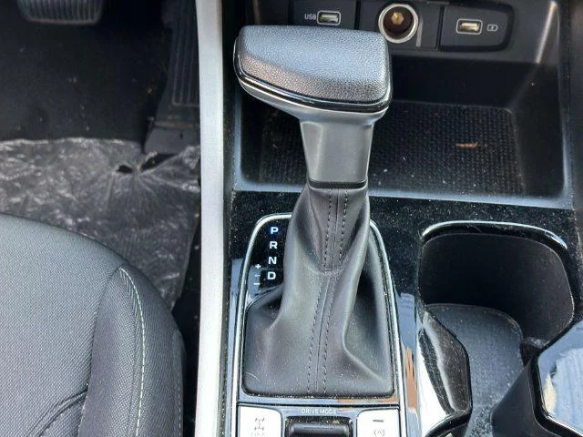 Used 2024 Black Pearl Hyundai SE image 15