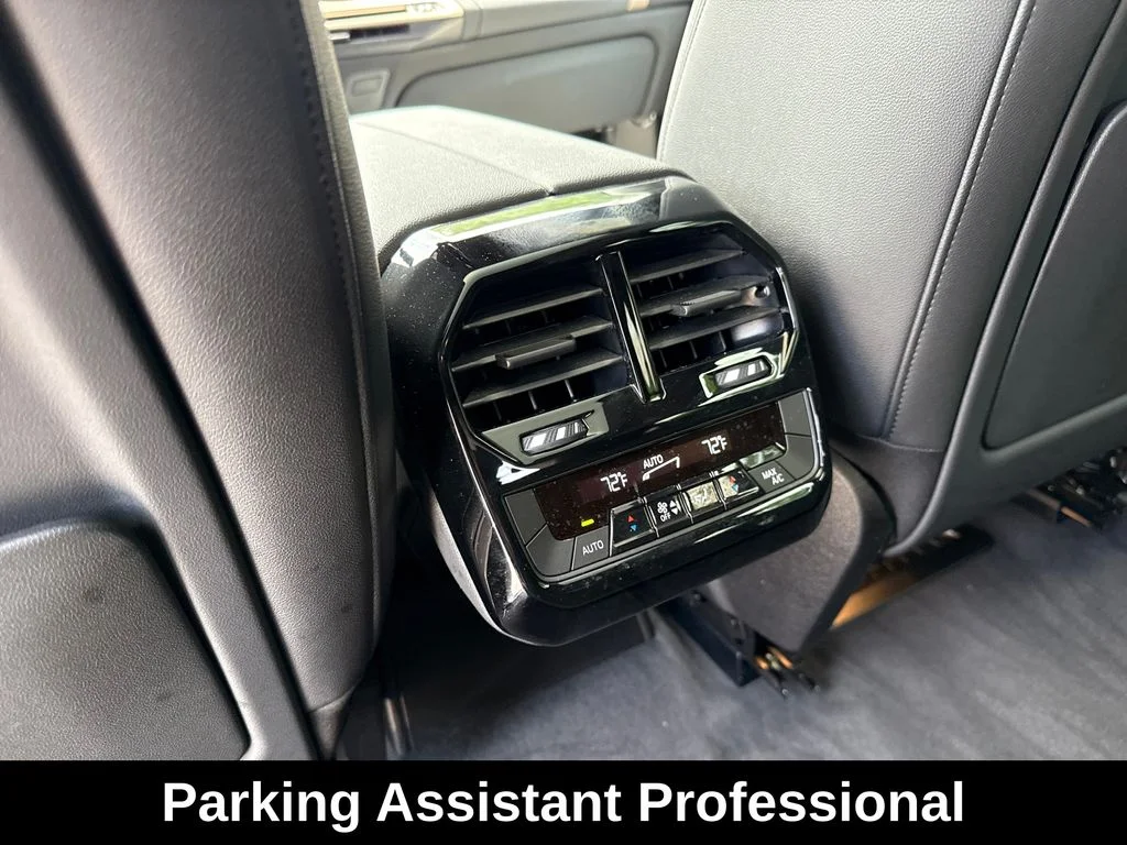 Used 2025 Gray BMW xDrive50 image 25