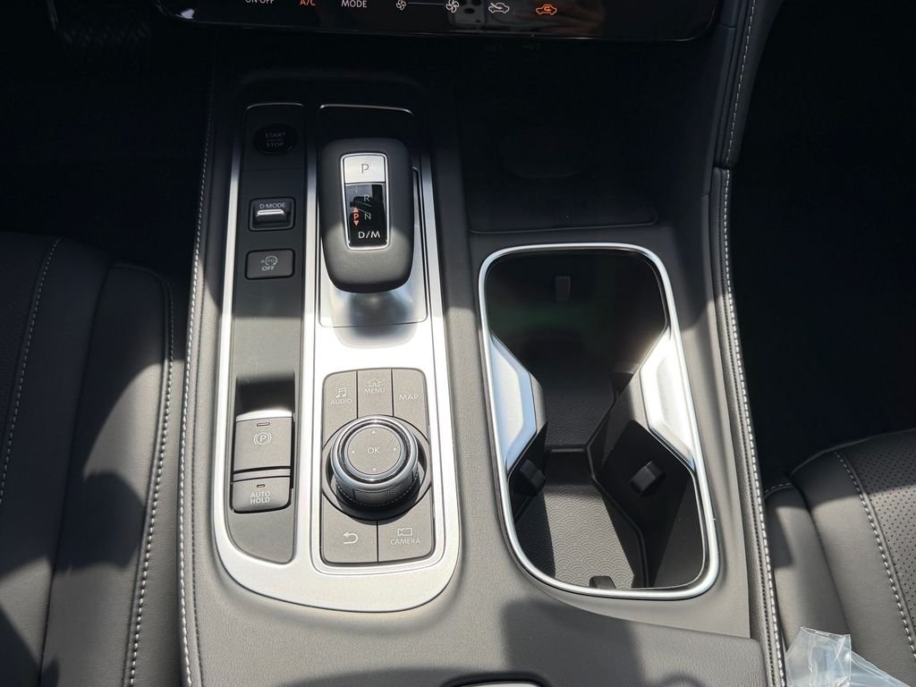 New 2027 GRAPHITE SHADOW INFINITI Luxe FWD image 19