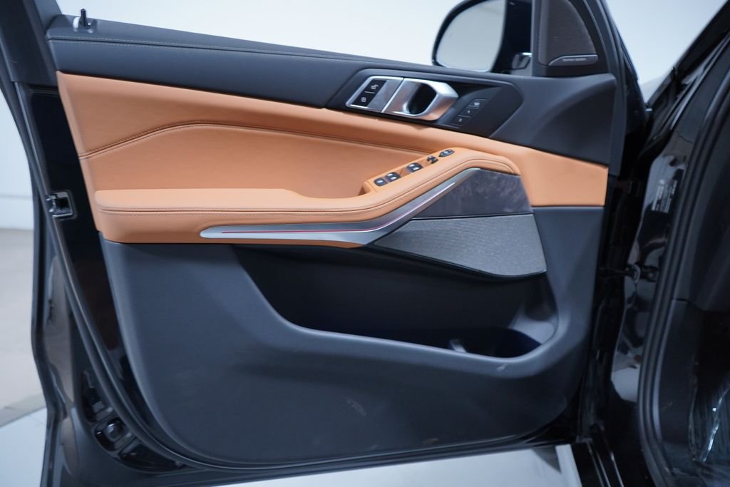 New 2026 Black Sapphire Metallic BMW sDrive40i image 14
