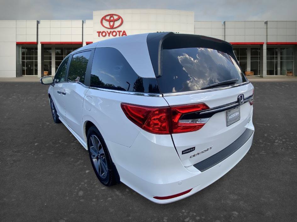 Used 2024 Platinum White Pearl Honda Touring image 6