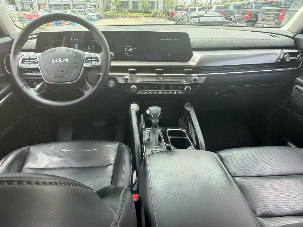 Used 2024 Green Kia S image 14