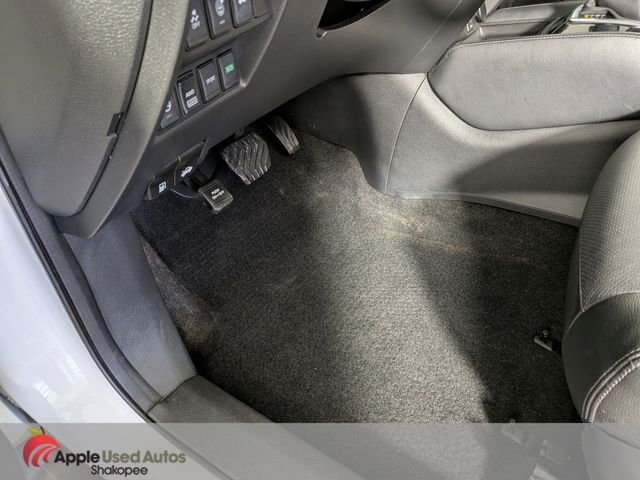 Used 2017 White Nissan SL image 15