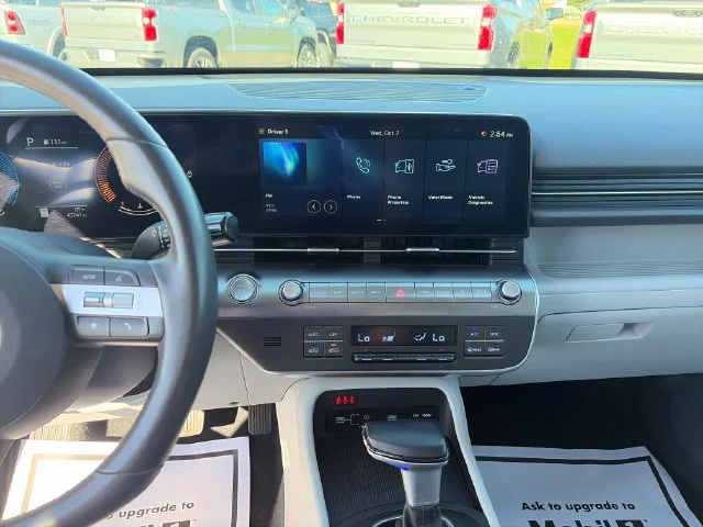 Used 2025 Gray Hyundai SEL image 20