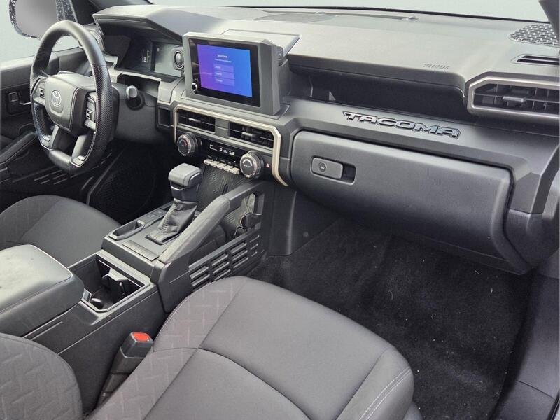 Used 2025 Black TOYOTA SR DOUBLE CAB 5