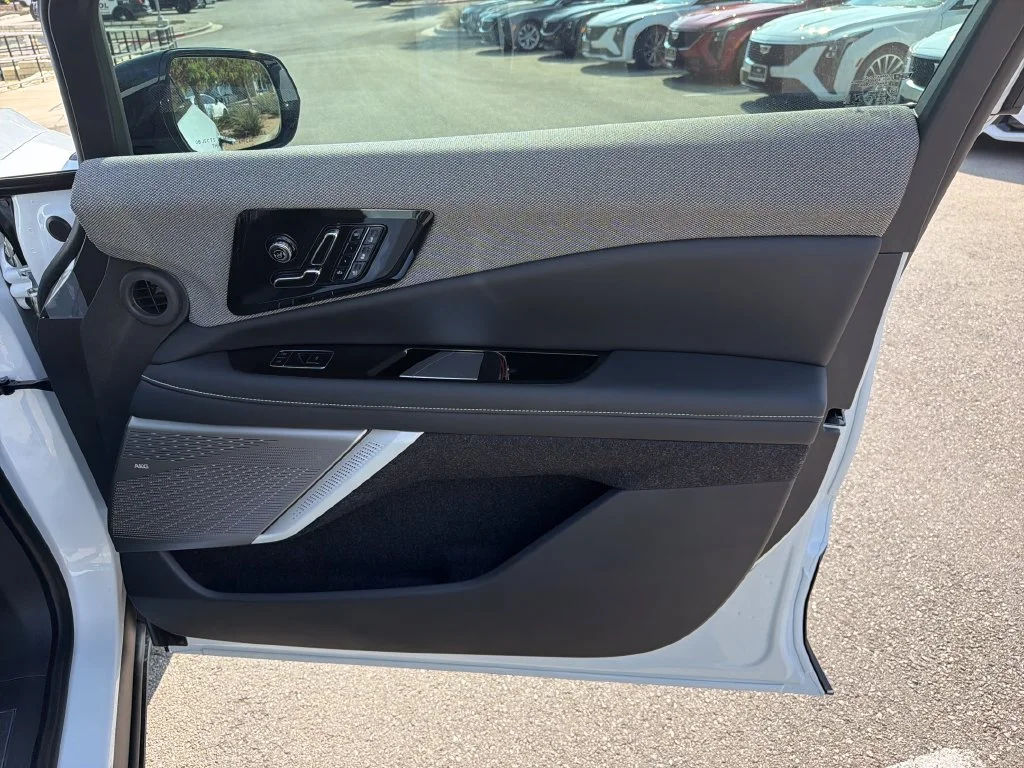 2027 Cadillac OPTIQ Premium Sport - Photo 39