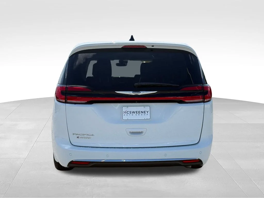 Used 2023 White Chrysler Touring L image 28