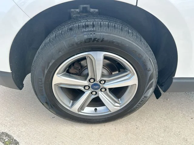 Used 2019 White Ford SEL image 48