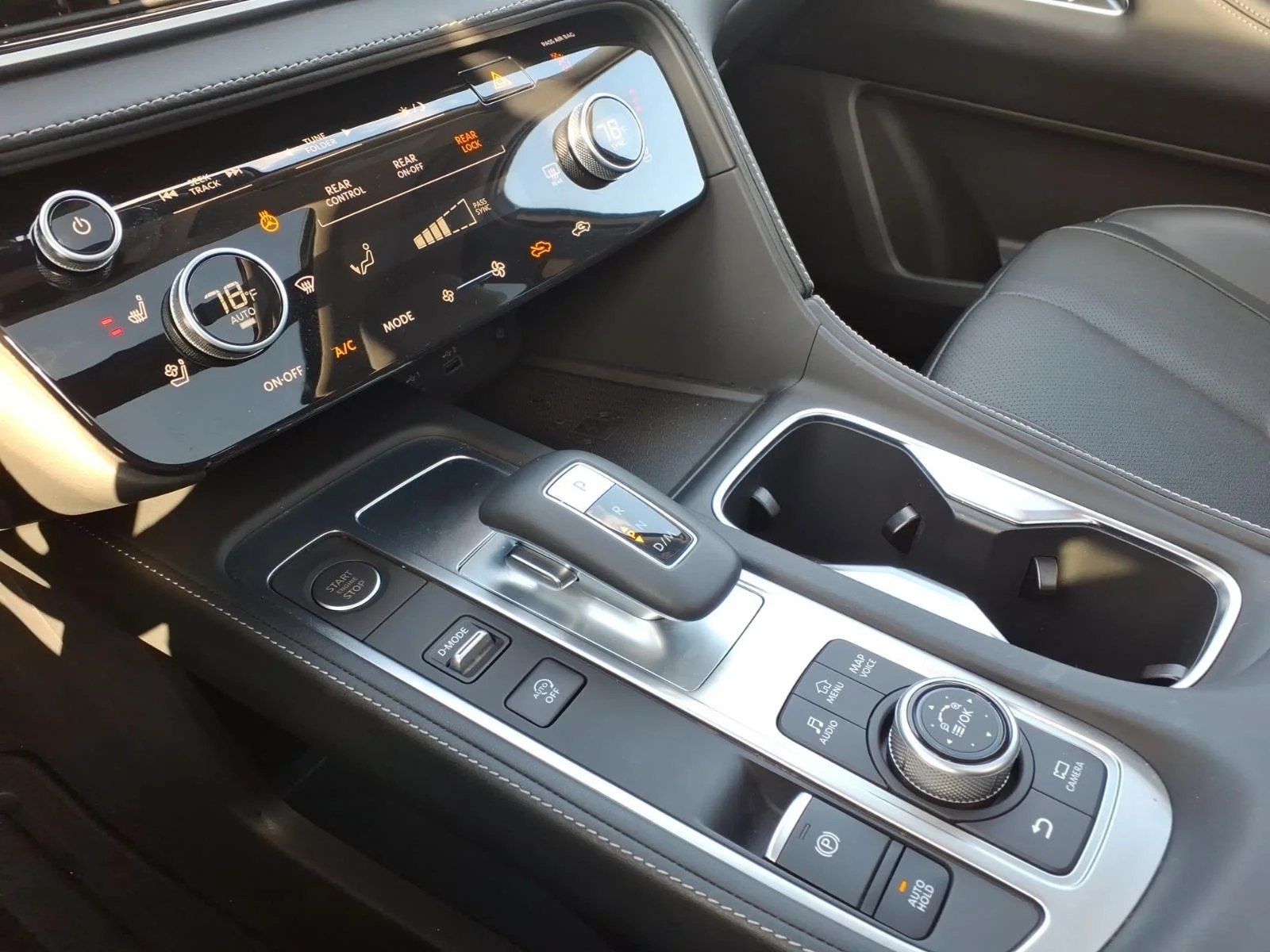 2025 INFINITI QX60 LUXE - Photo 19