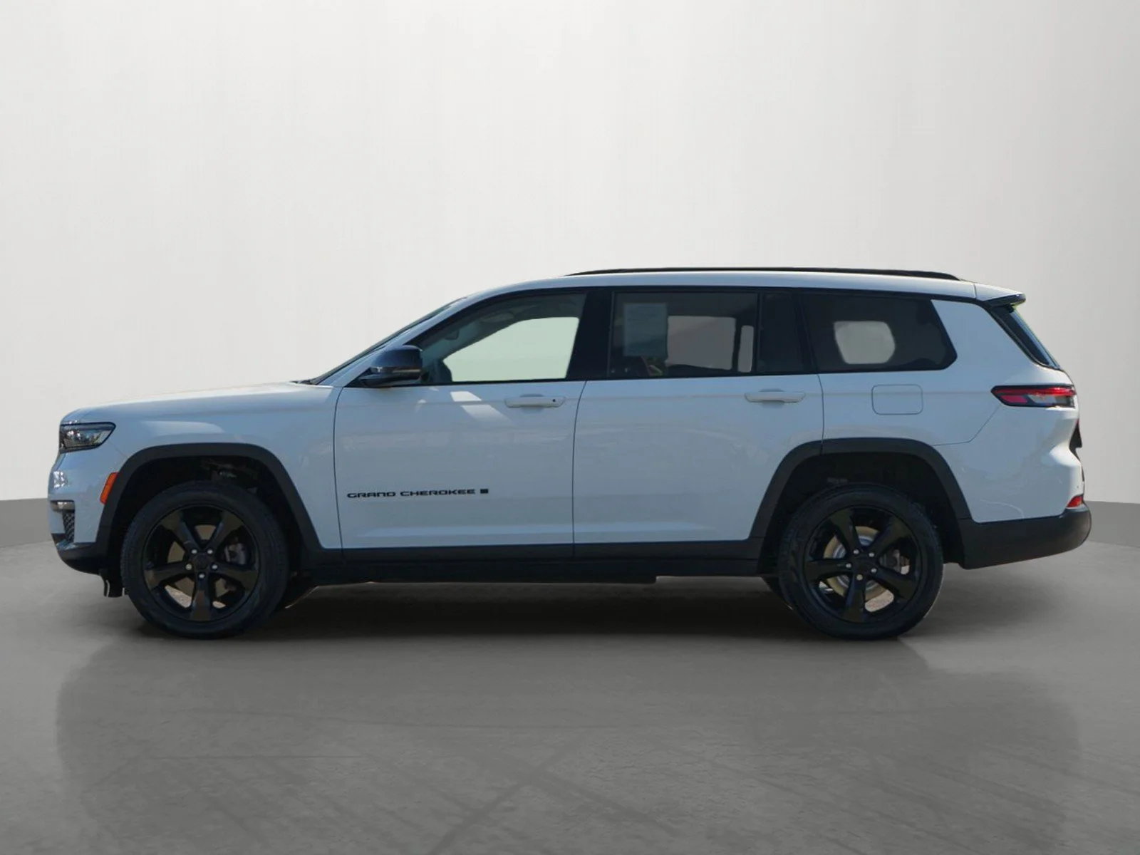 Used 2023 Bright White Clearcoat Jeep Limited image 4
