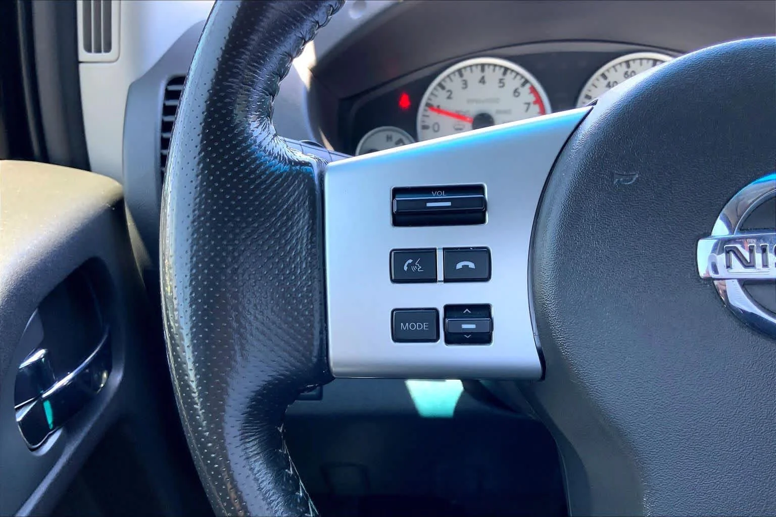 Used 2018 Magnetic Black Nissan PRO-4X image 23