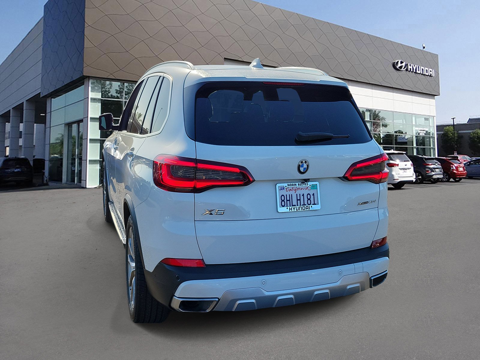 Used 2019 Alpine White BMW xDrive40i image 4