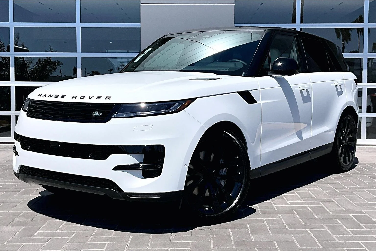 New 2026 Fuji White Land Rover SE image 1