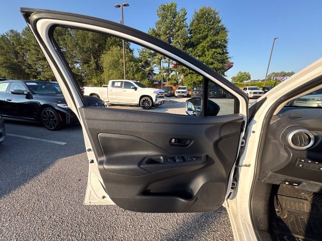 Certified Used 2021 Cloud White Nissan 1.6 S image 5