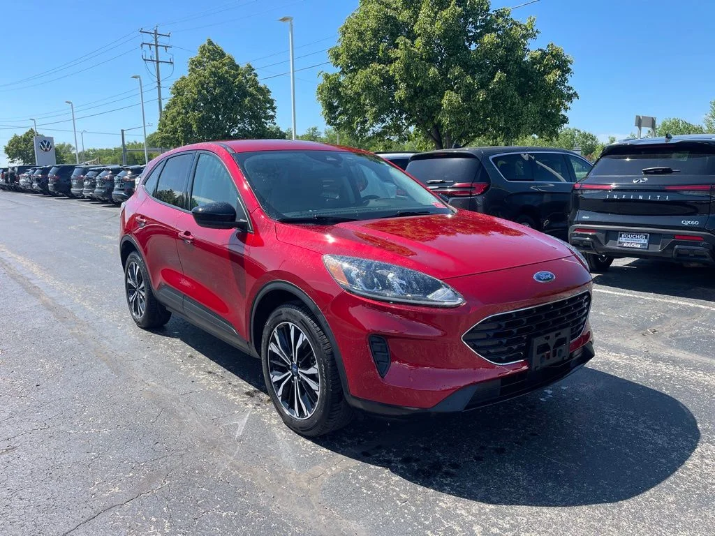 Used 2022 Rapid Red Metallic Tinted Clearcoat Ford SE image 4
