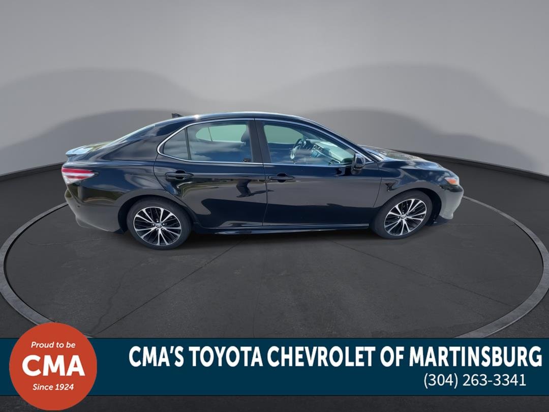 Used 2020 Midnight Black Metallic Toyota SE image 9