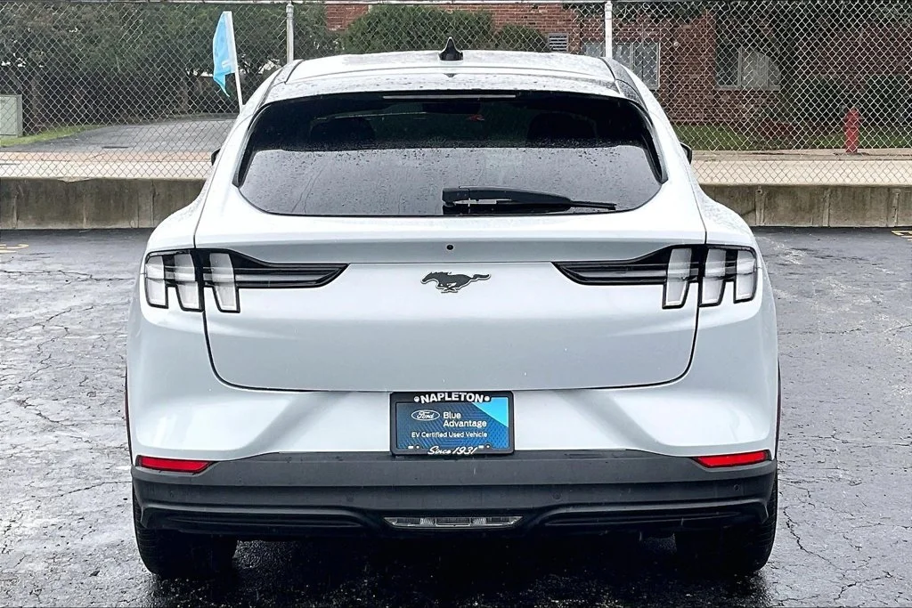 Certified Used 2023 White Metallic Ford Select image 3