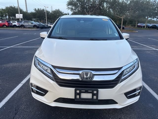 Used 2019 White Honda Touring image 2