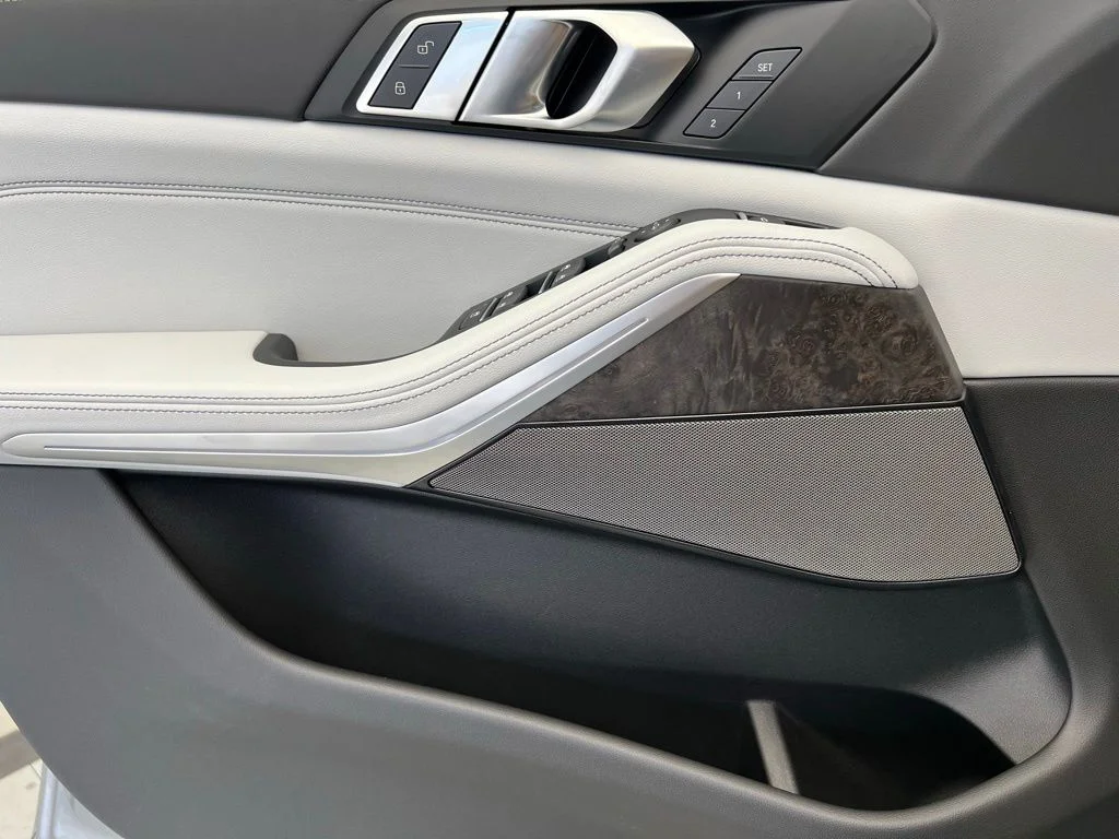 New 2026 Skyscraper Grey Metallic BMW sDrive40i image 20