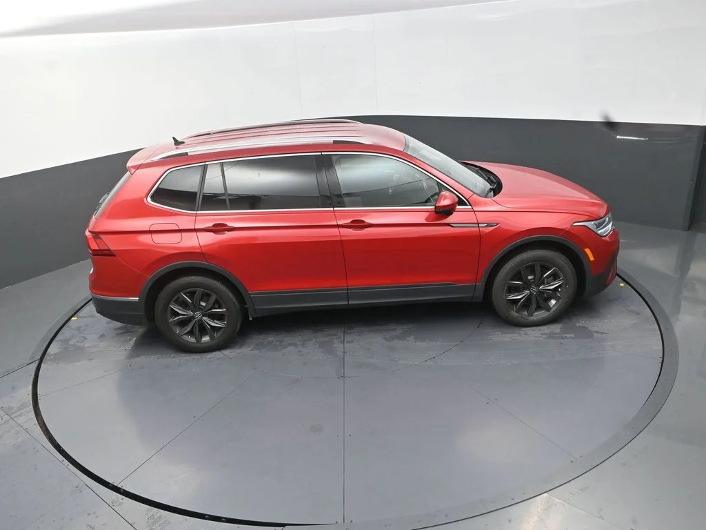 Used 2023 Red Volkswagen 2.0T SE image 20