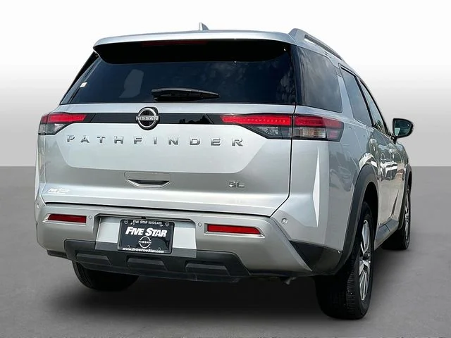 Used 2025 Silver Nissan SL image 7