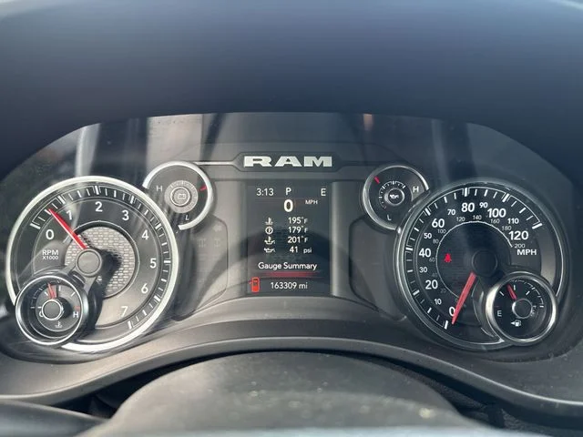 Used 2022 White Ram Big Horn/Lone Star image 19