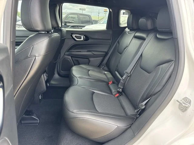 New 2026 White Jeep Latitude image 16