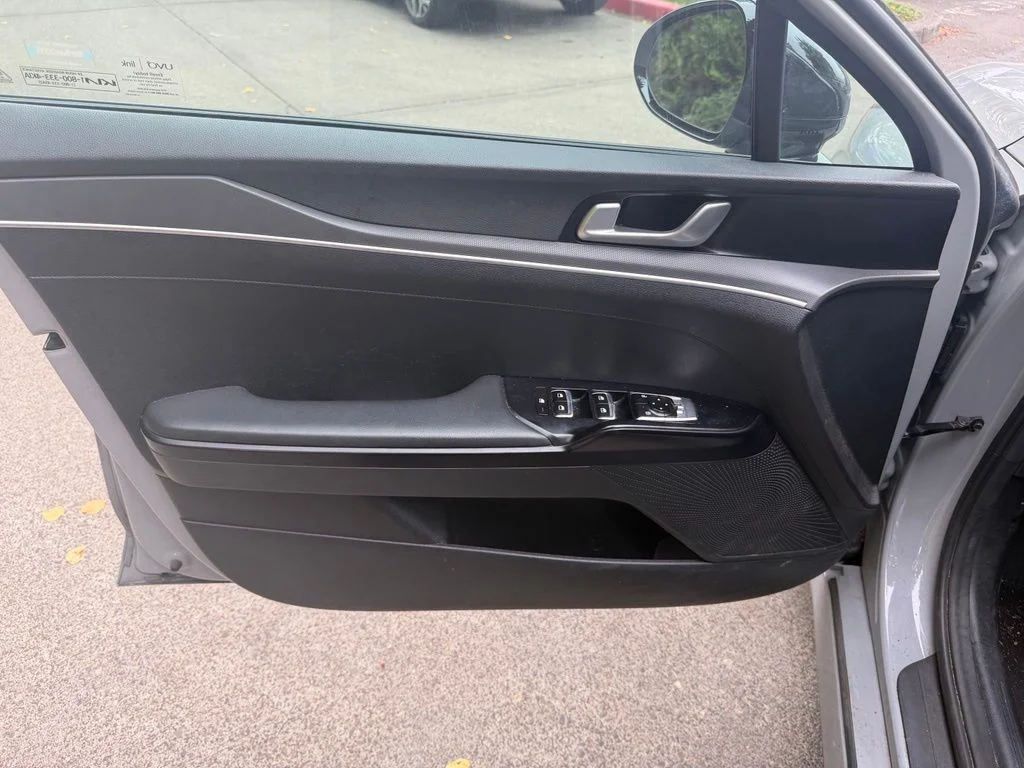 Used 2022 Wolf Gray Kia GT-Line image 13