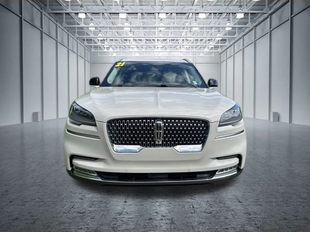 Used 2021 White Lincoln Reserve image 3