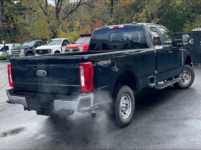 Used 2025 Black Ford XLT image 4