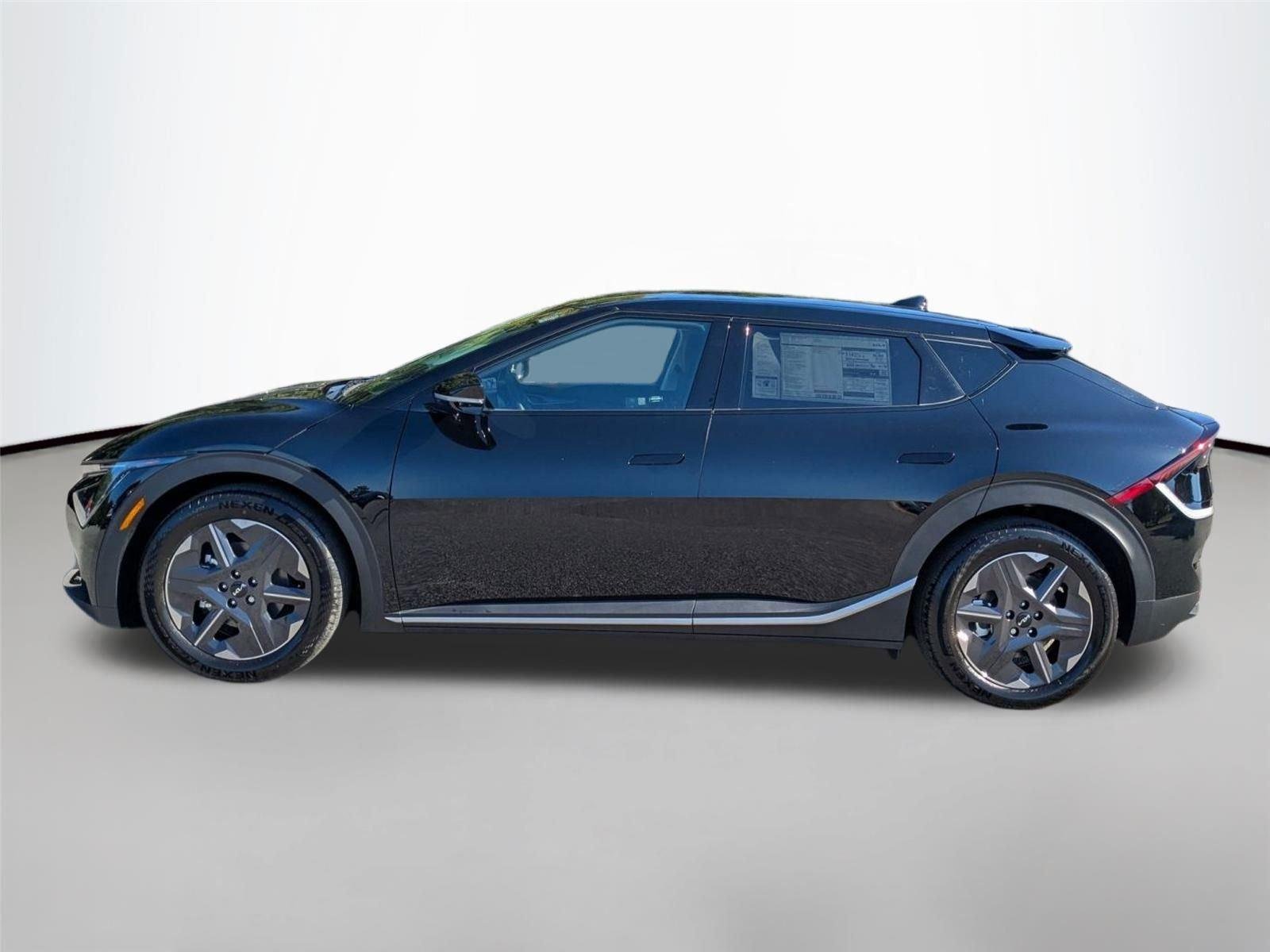 New 2025 Ebony Black Kia Light Long Range image 10