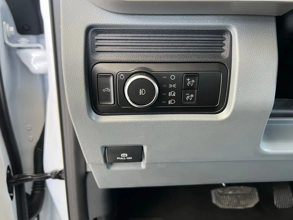 New 2026 Oxford White Ford F-250® XL image 10