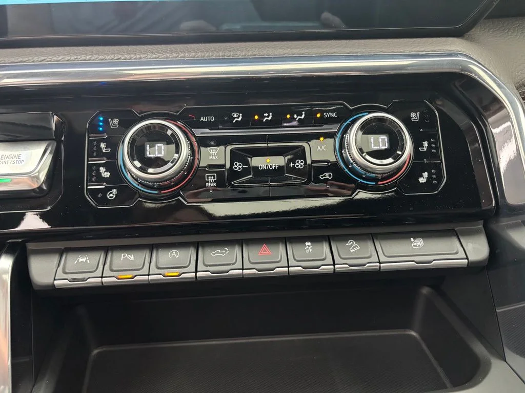Used 2023 Silver GMC Denali image 6