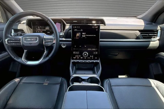 Used 2025 White GMC Elevation image 7