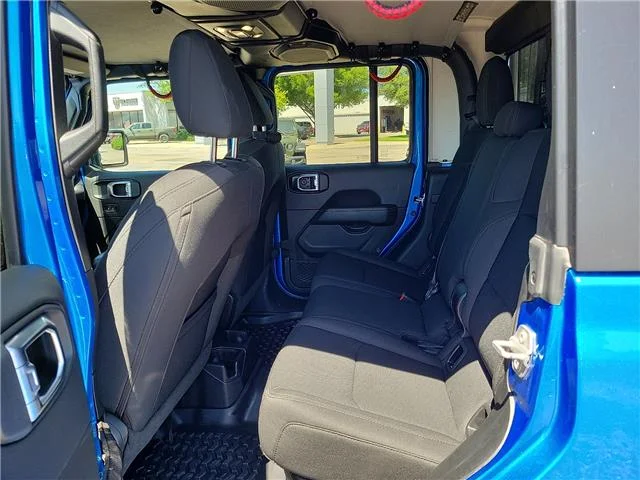 Used 2021 Blue Jeep Overland 4x4 Crew Cab 5 ft. box image 9