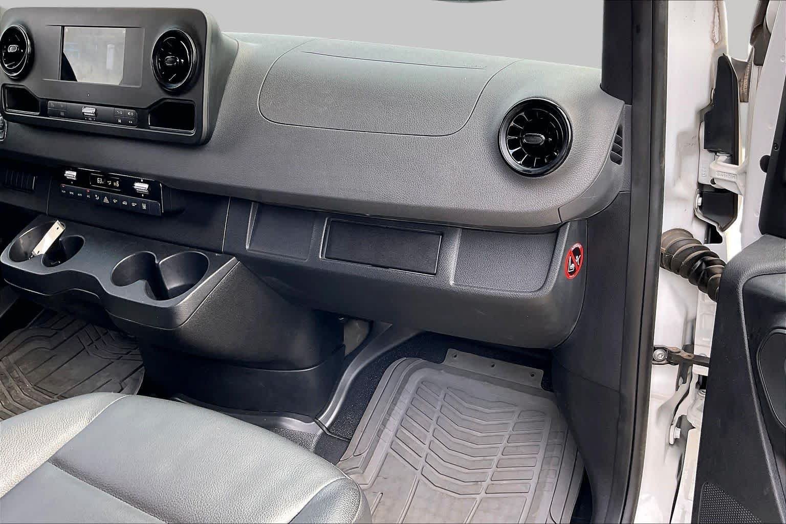 Used 2021 Arctic White Mercedes-Benz  image 17