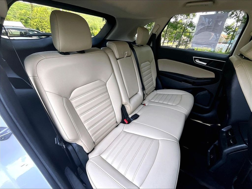 Used 2022 White Ford SEL image 16