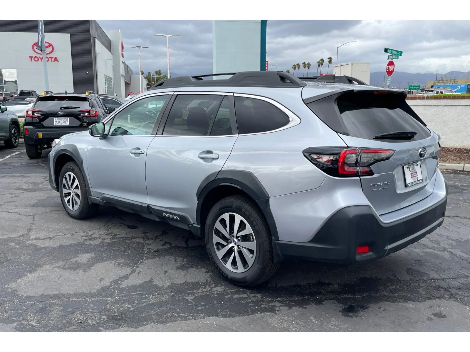 Used 2024 ICE SILVER METALL Subaru Premium image 3