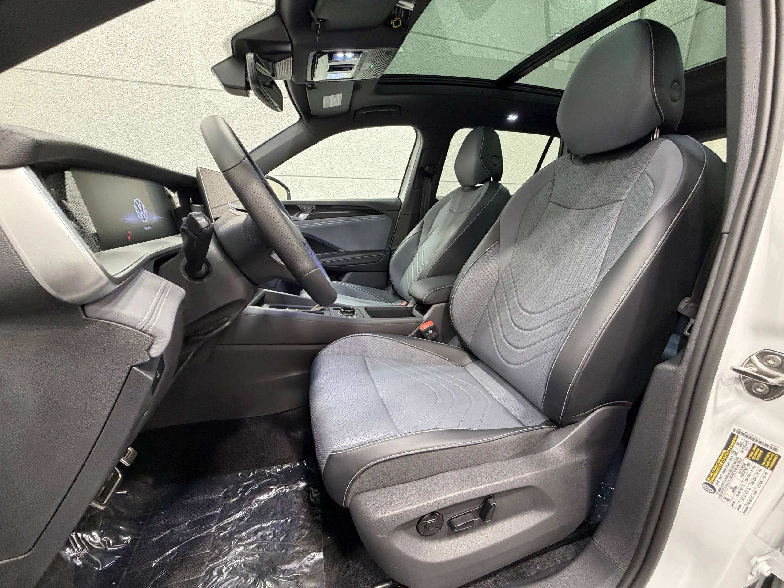 New 2026 White Volkswagen SE R-Line Black image 21