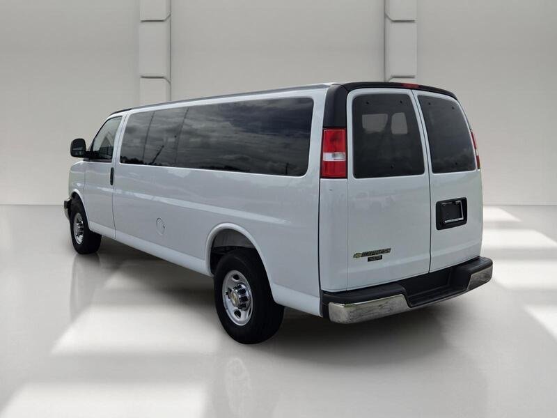 Used 2025 Summit White CHEVROLET RWD 3500 155" LT image 3