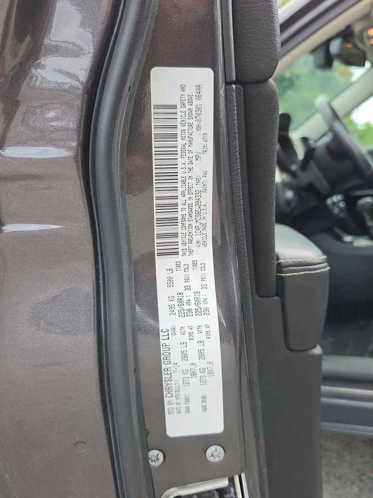 Used 2014 Gray Jeep Latitude image 42