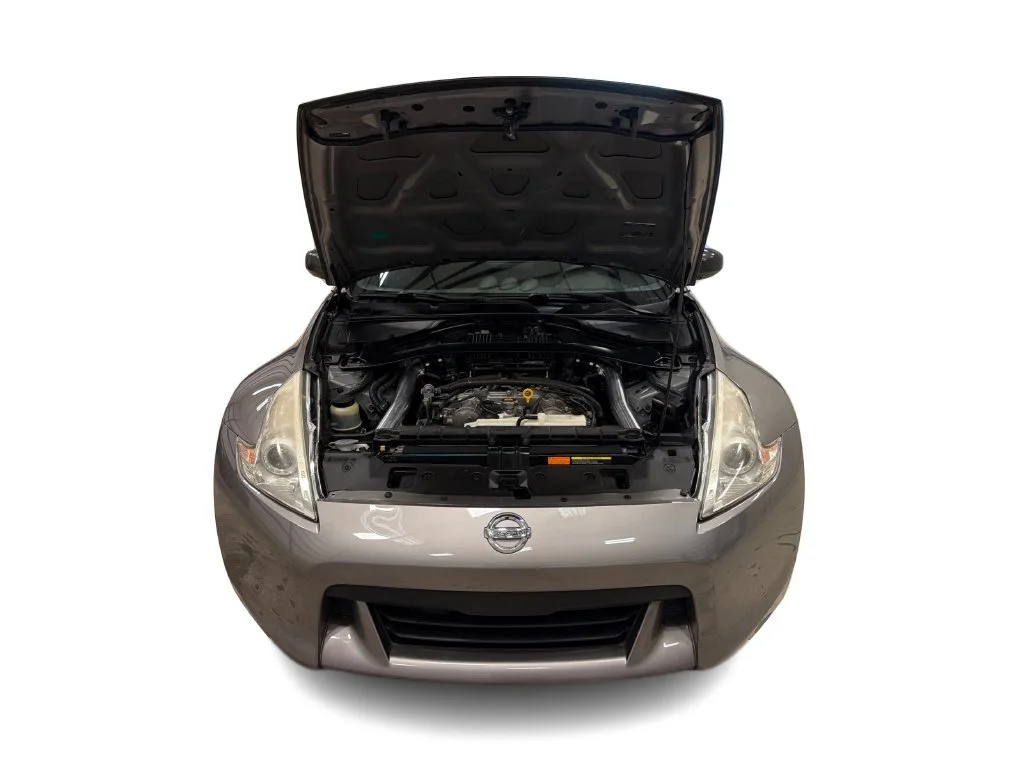Used 2009 Gray Nissan Touring image 10