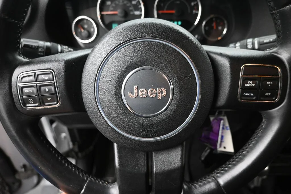 Used 2014 Gray Jeep Unlimited Sahara image 17